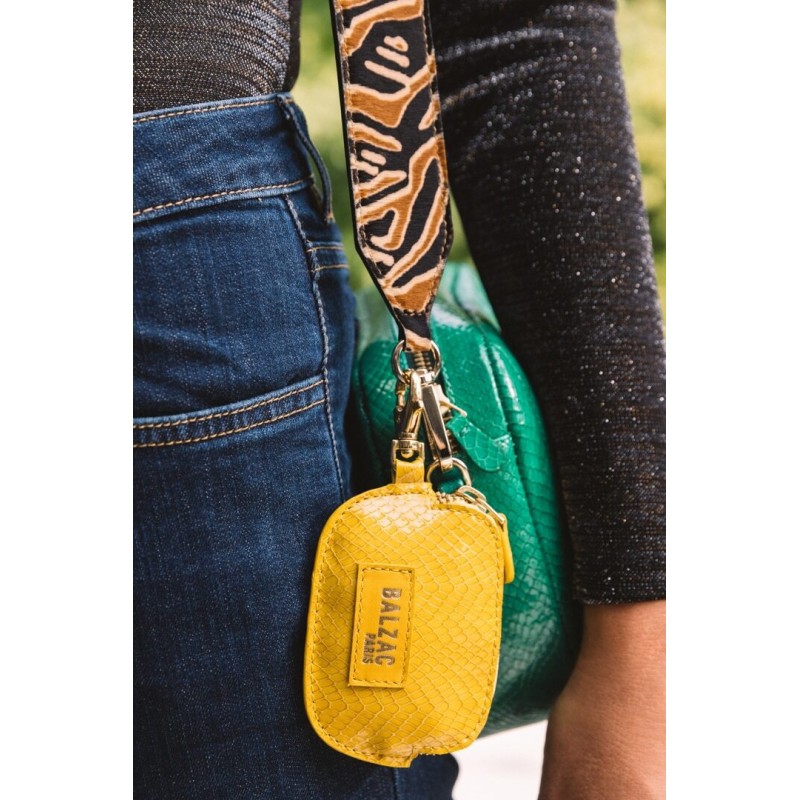 Yellow lizard embossed Ziggy carabiner coin purse pour bénéficier 