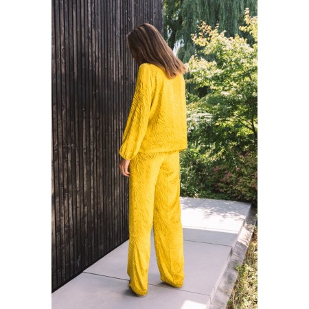 Libre yellow jacquard trousers l'évolution des habitudes 