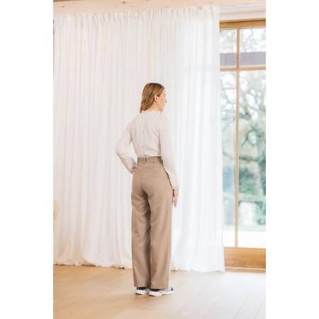 John beige trousers une grave pollution 