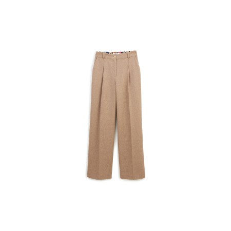 John beige trousers une grave pollution 