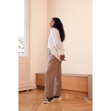 John beige trousers une grave pollution 