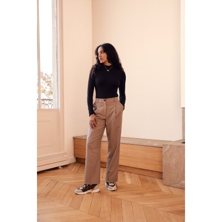 John beige trousers une grave pollution 