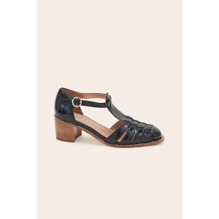 Albane crinkle patent black sandals votre